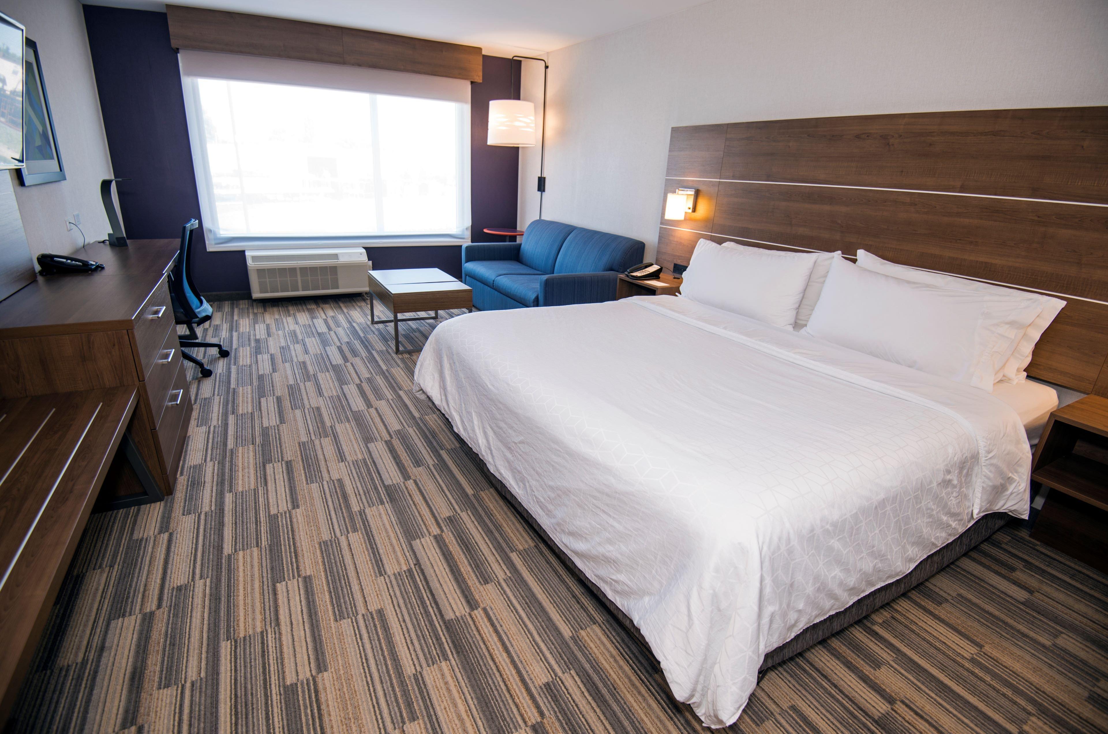 Holiday Inn Express - Red Deer North By Ihg Exterior photo