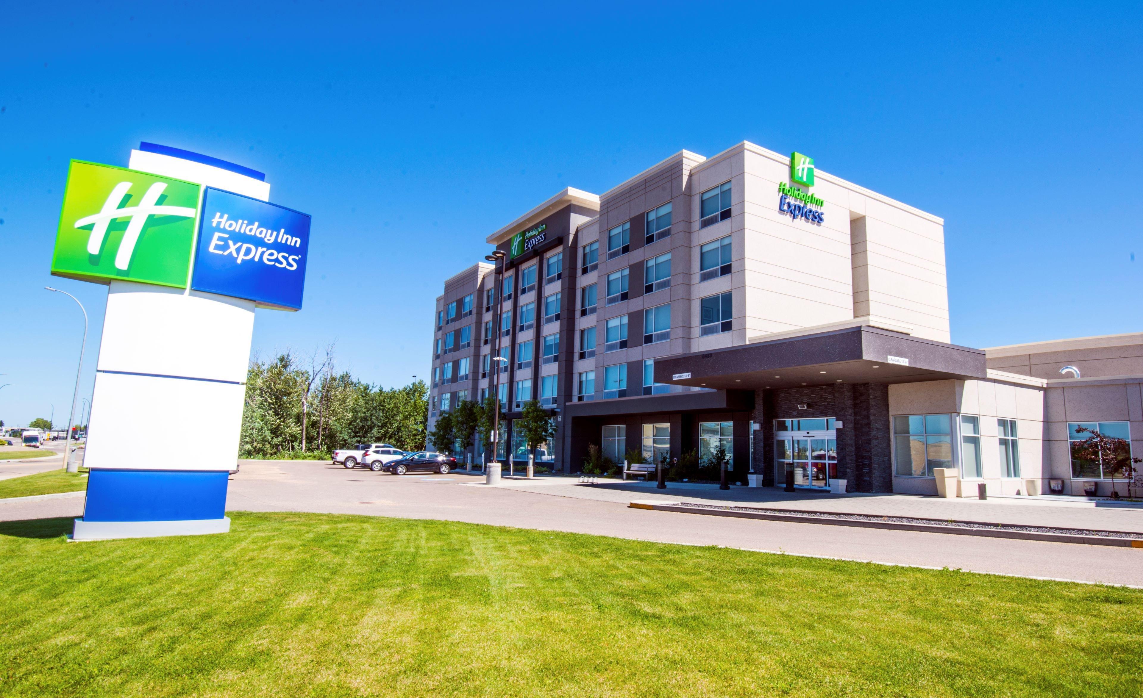 Holiday Inn Express - Red Deer North By Ihg Exterior photo