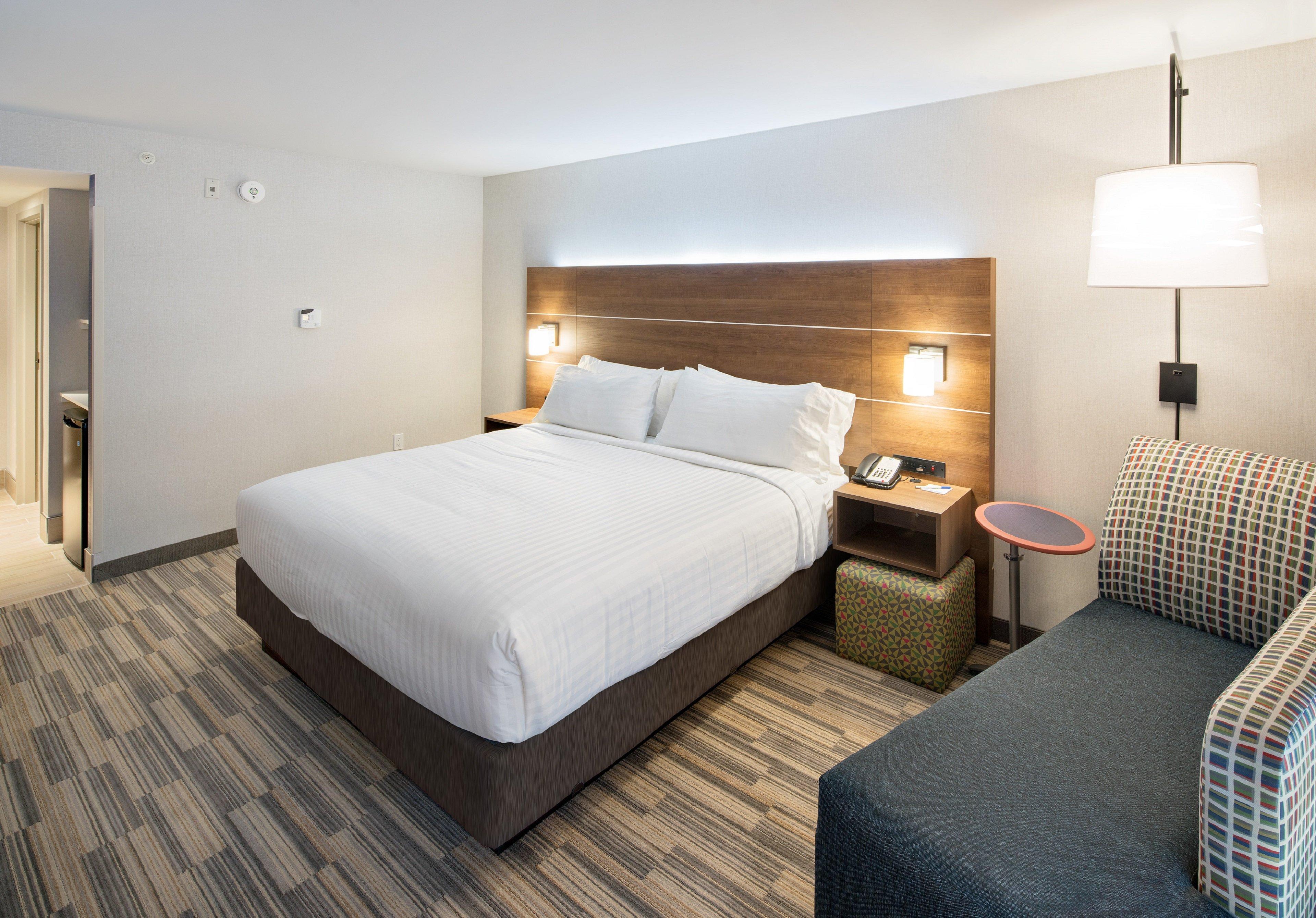 Holiday Inn Express - Red Deer North By Ihg Exterior photo